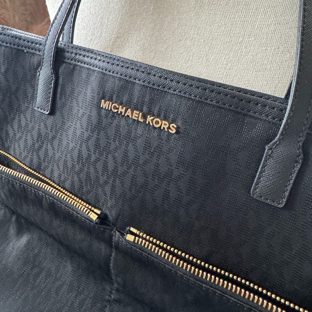 Michael Kors Jet Set Large Nylon & Leather Zip-Top Tote – Black - Picture 2 of 6